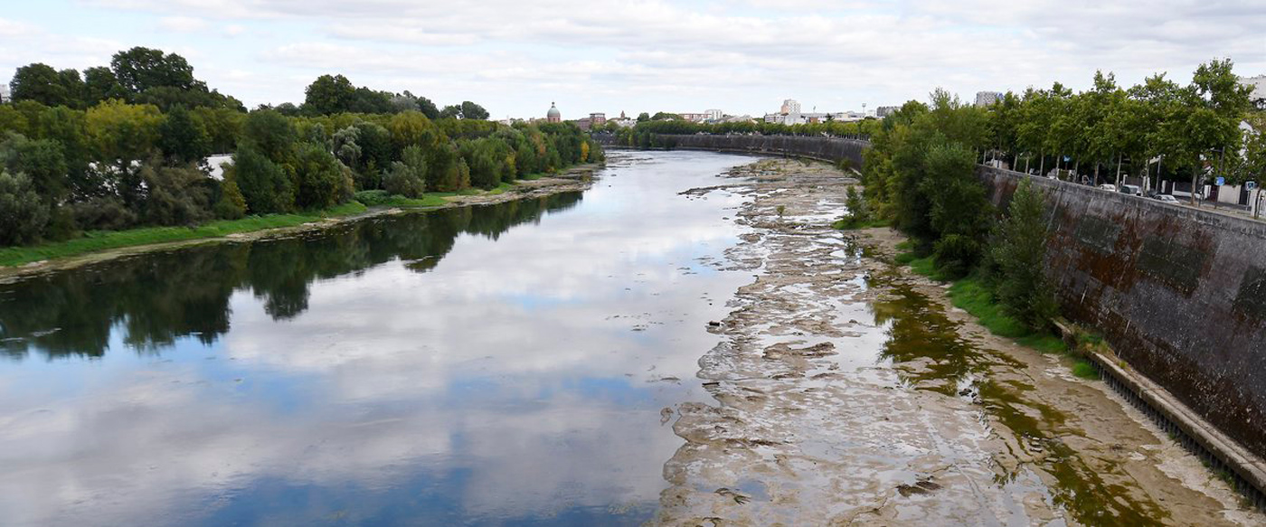 Lire la suite à propos de l’article Alerte sécheresse : la situation se dégrade encore et entraine de nouvelles restrictions sur notre Département, y compris sur l’eau potable